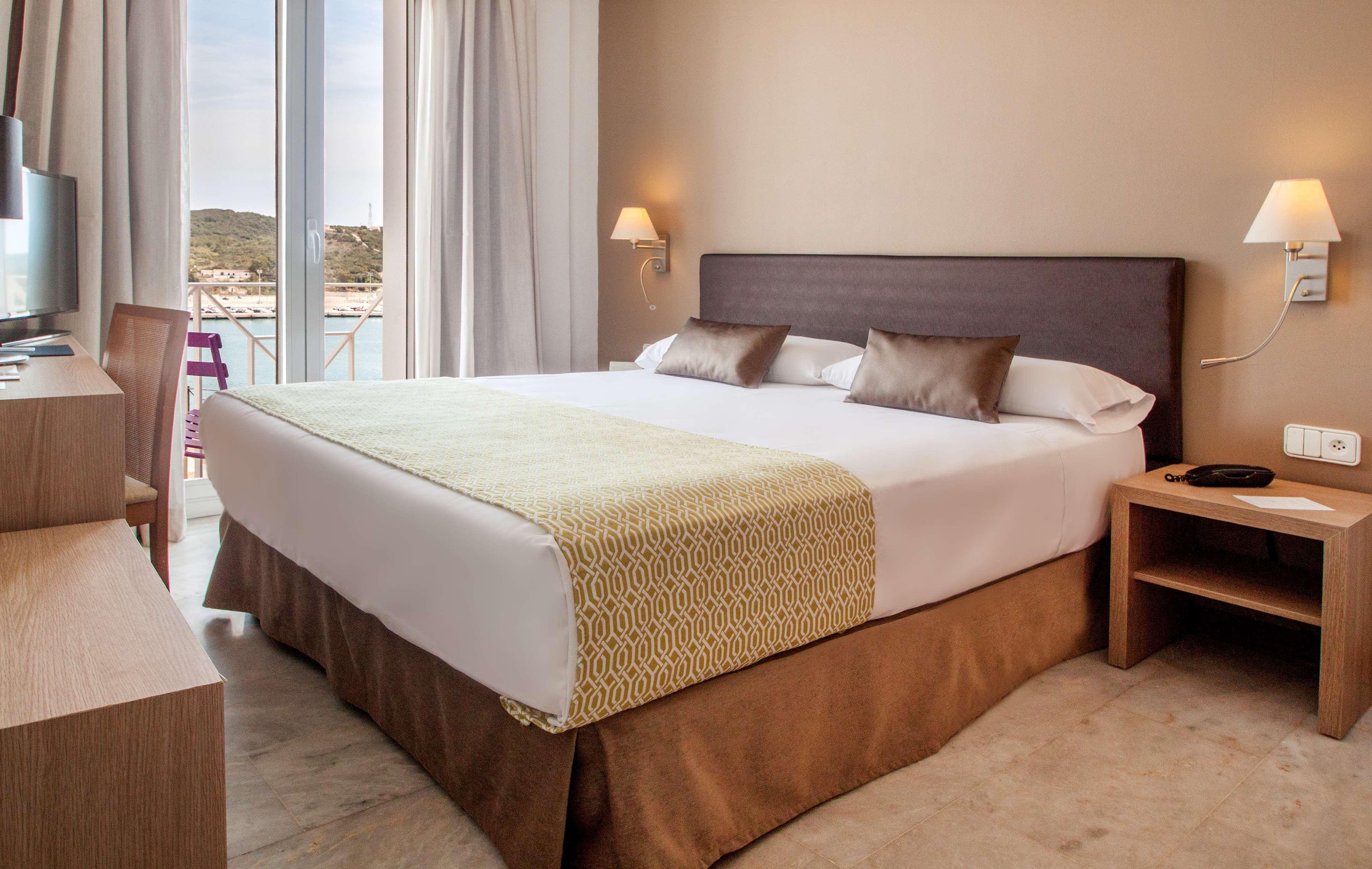 Catalonia Mirador Des Port Hotel Exterior photo