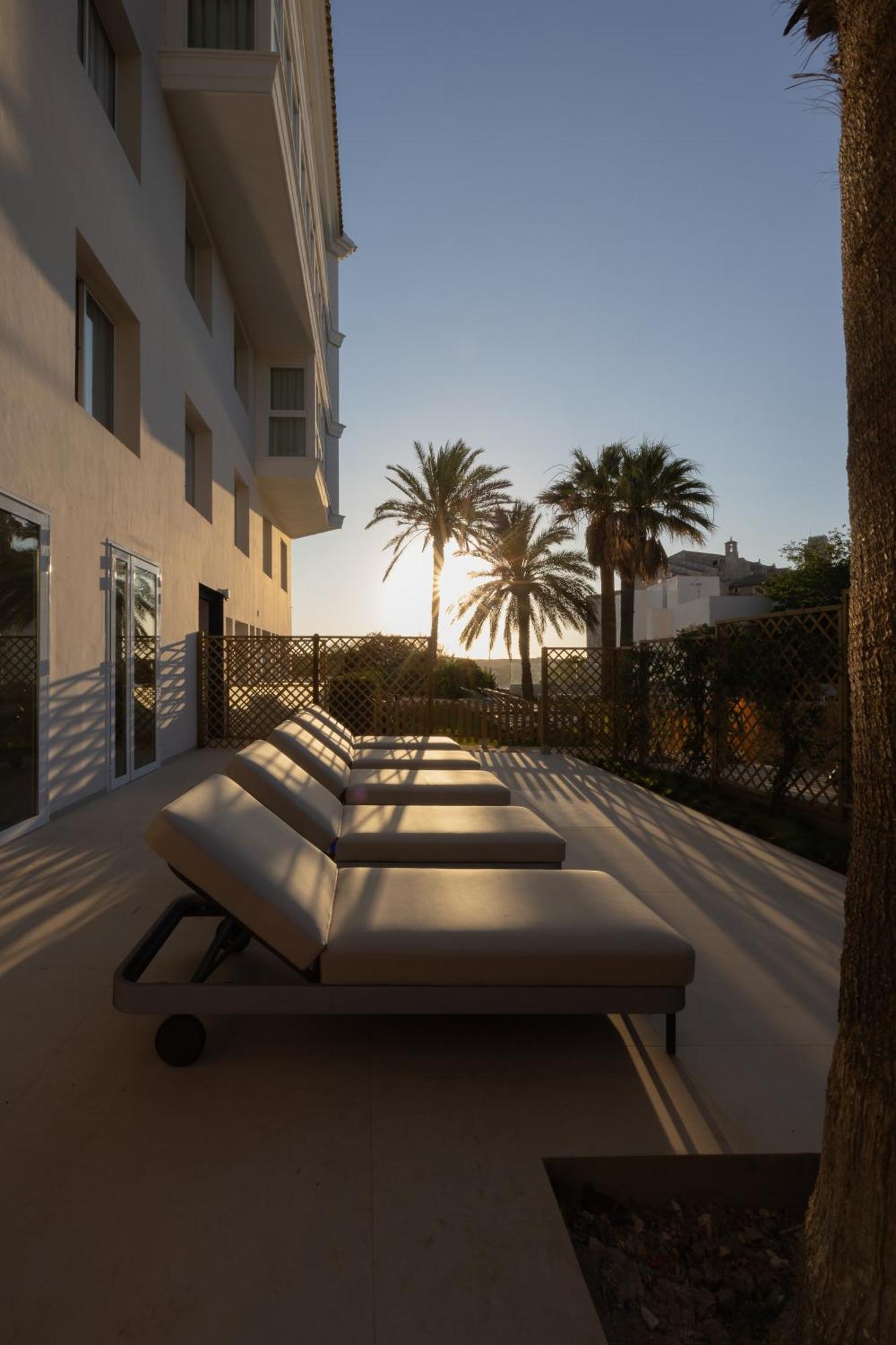 Catalonia Mirador Des Port Hotel Exterior photo