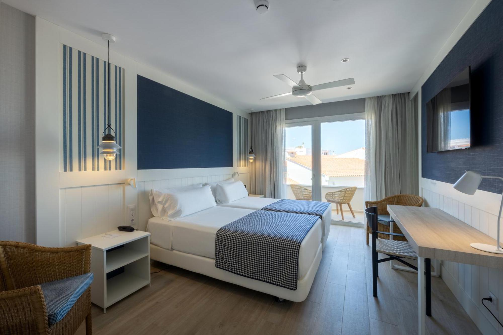 Catalonia Mirador Des Port Hotel Room photo