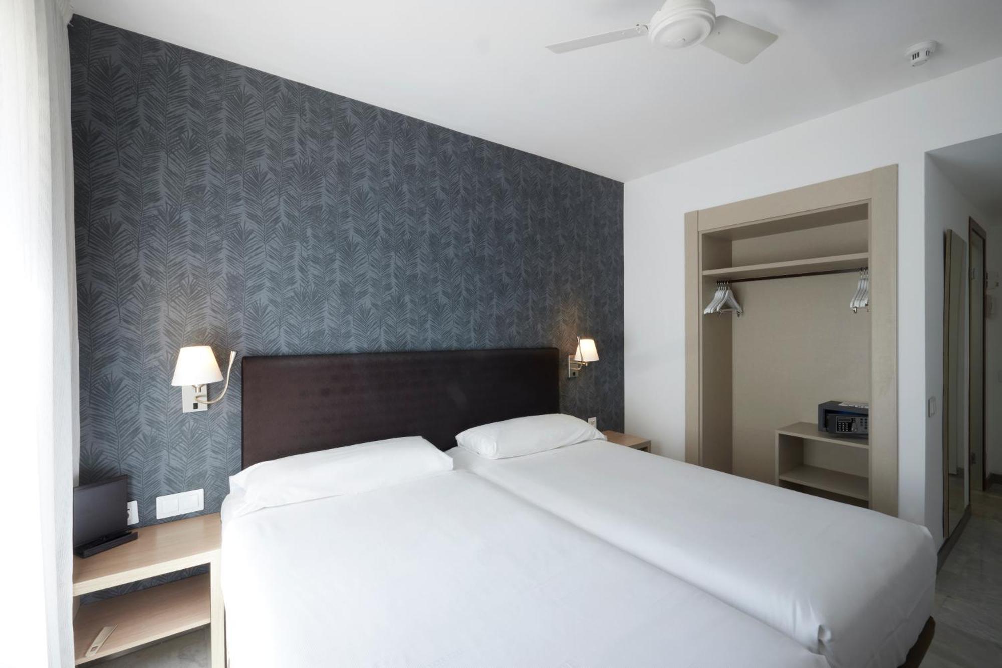 Catalonia Mirador Des Port Hotel Room photo