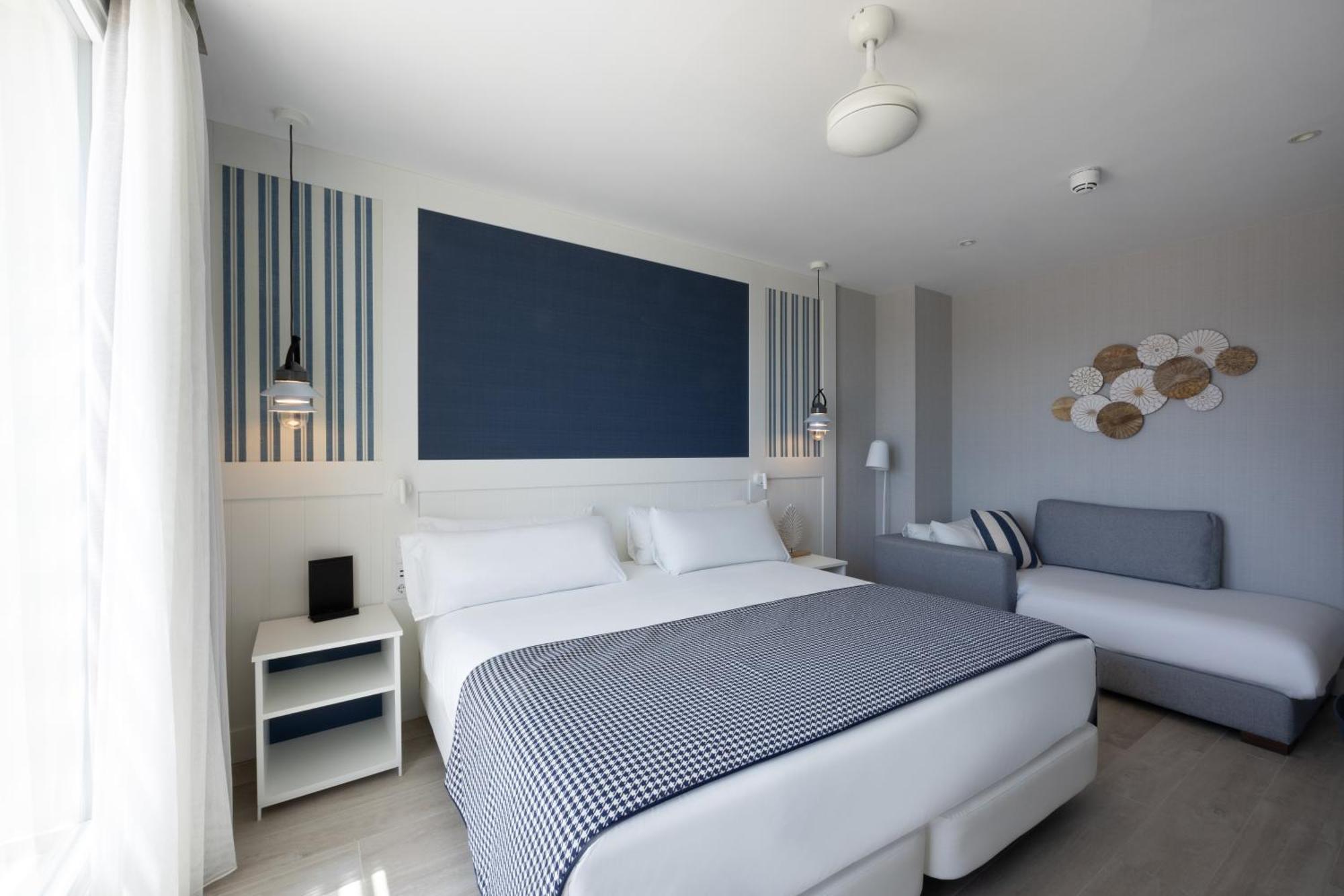Catalonia Mirador Des Port Hotel Room photo