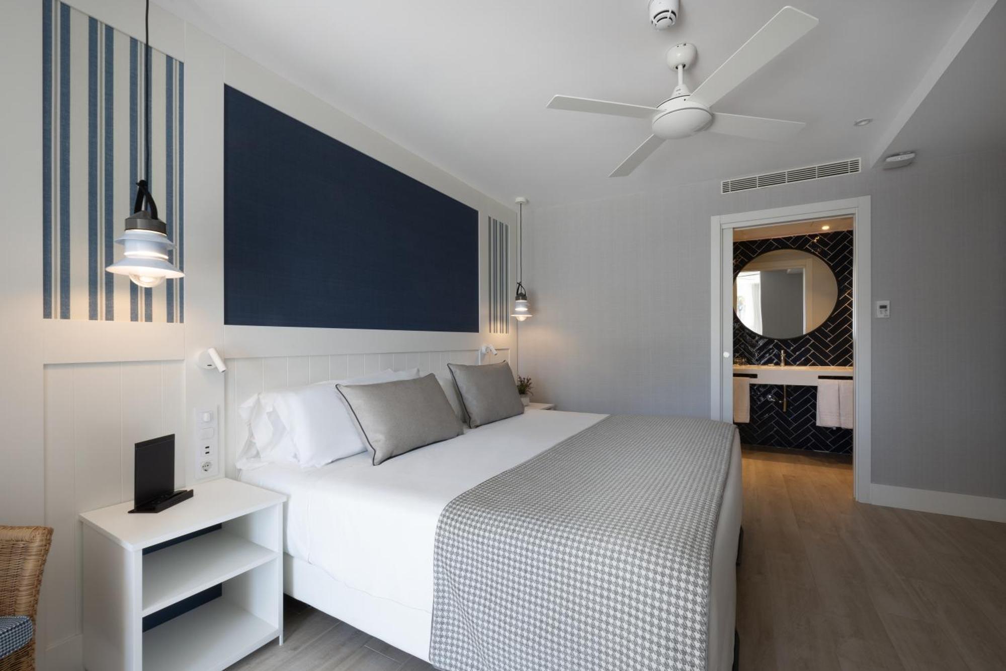 Catalonia Mirador Des Port Hotel Room photo